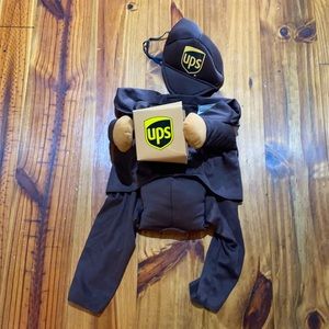 UPS costume size large